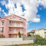 Modernes Mit Grosser Terrasse