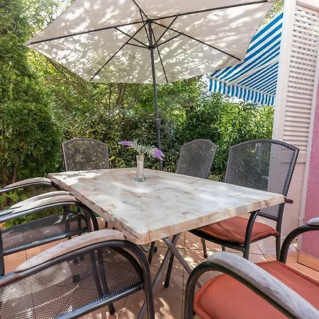 Modernes Mit Grosser Terrasse Apartament Baška