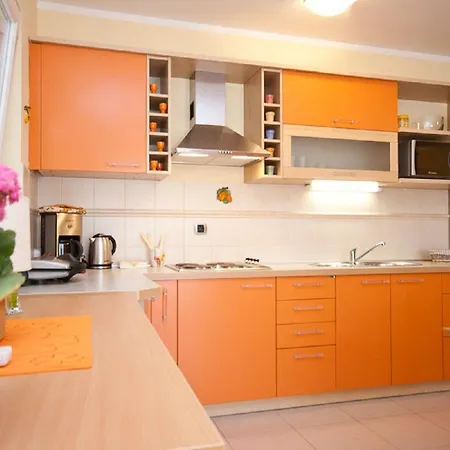 Modernes Mit Grosser Terrasse *