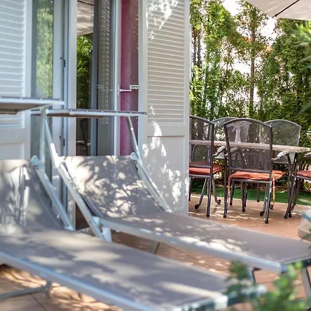 Apartmán Modernes Mit Grosser Terrasse