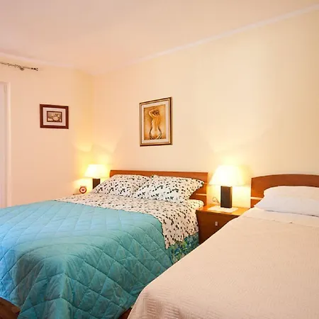 Apartman Modernes Mit Grosser Terrasse *